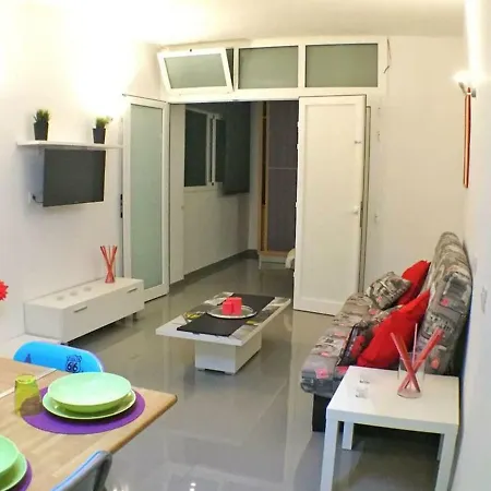 Estudio Playa Canteras 2-4p Wifi 500mb Lägenhet